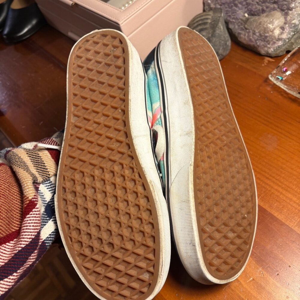 Excellent Used Condition Vans Tie-Dye Lace Up Sneakers Womens Size 7.5 - Picture 3 of 5